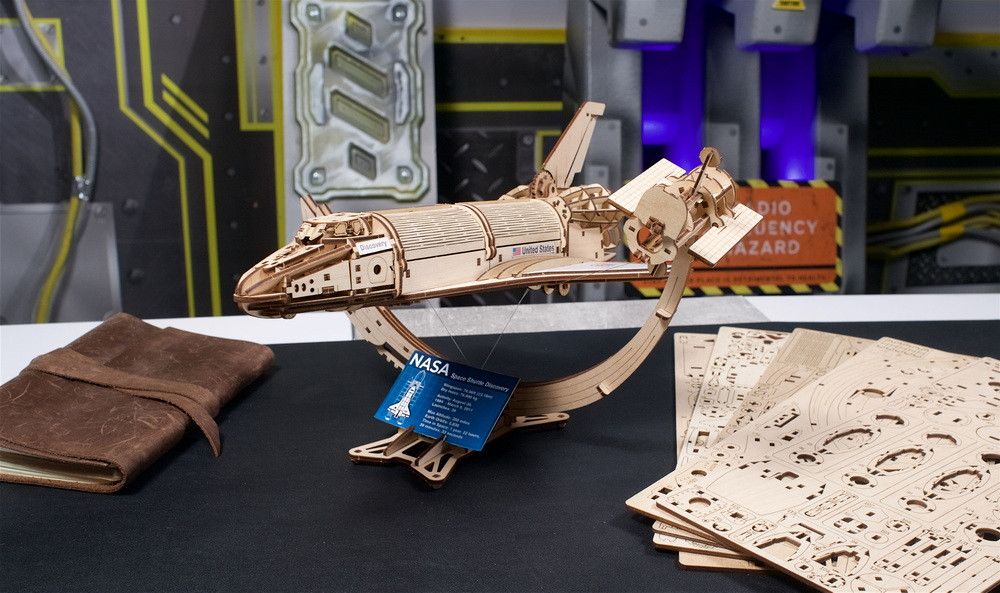 UGears NASA Space Shuttle Discovery - 315 Pieces (Medium)
