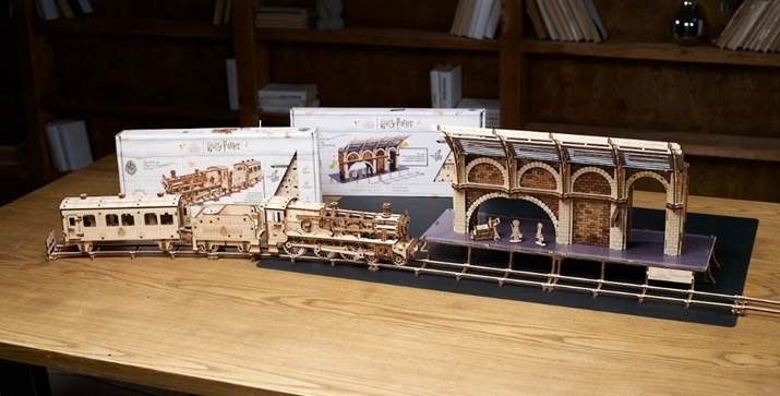 UGears Platform 9 ¾ - 230 Pieces (Easy) - Click Image to Close