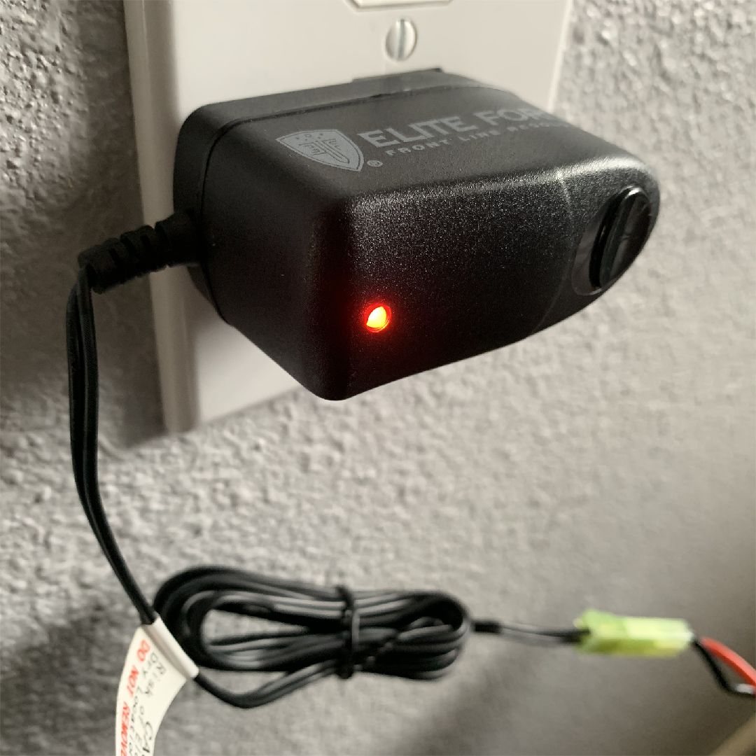 Umarex Elite Force 9.6V Smart Charger NIMH - 12V Output